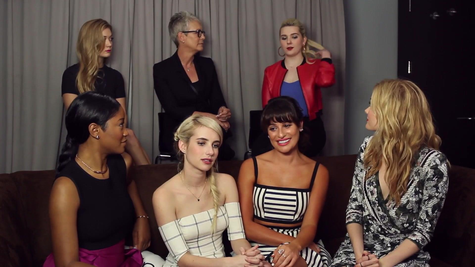 SQ_ComicCon15_TVLine_000244.jpg SQ_ComicCon15_TVLine_000244.jpg