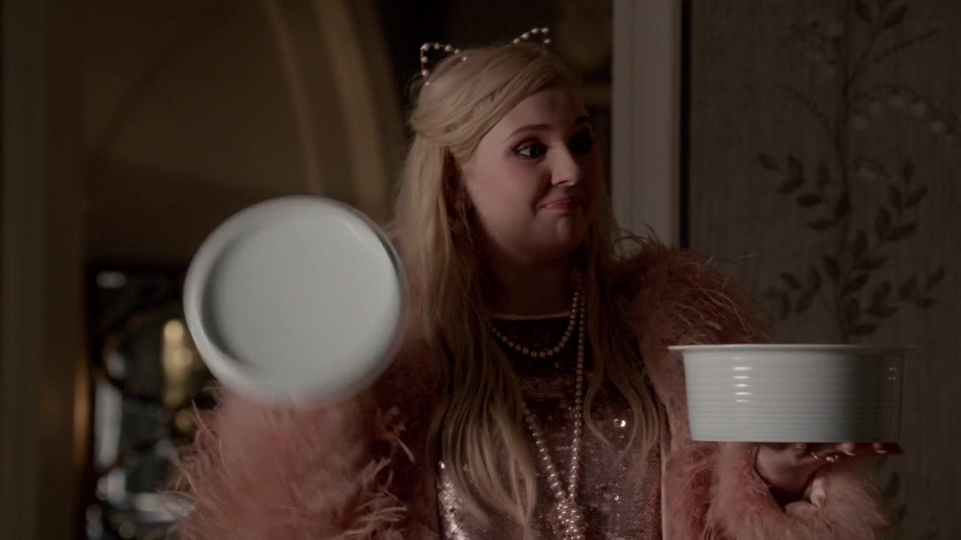 Scream_Queens_2015_S01E10_Thanksgiving_1080p_3351.jpg