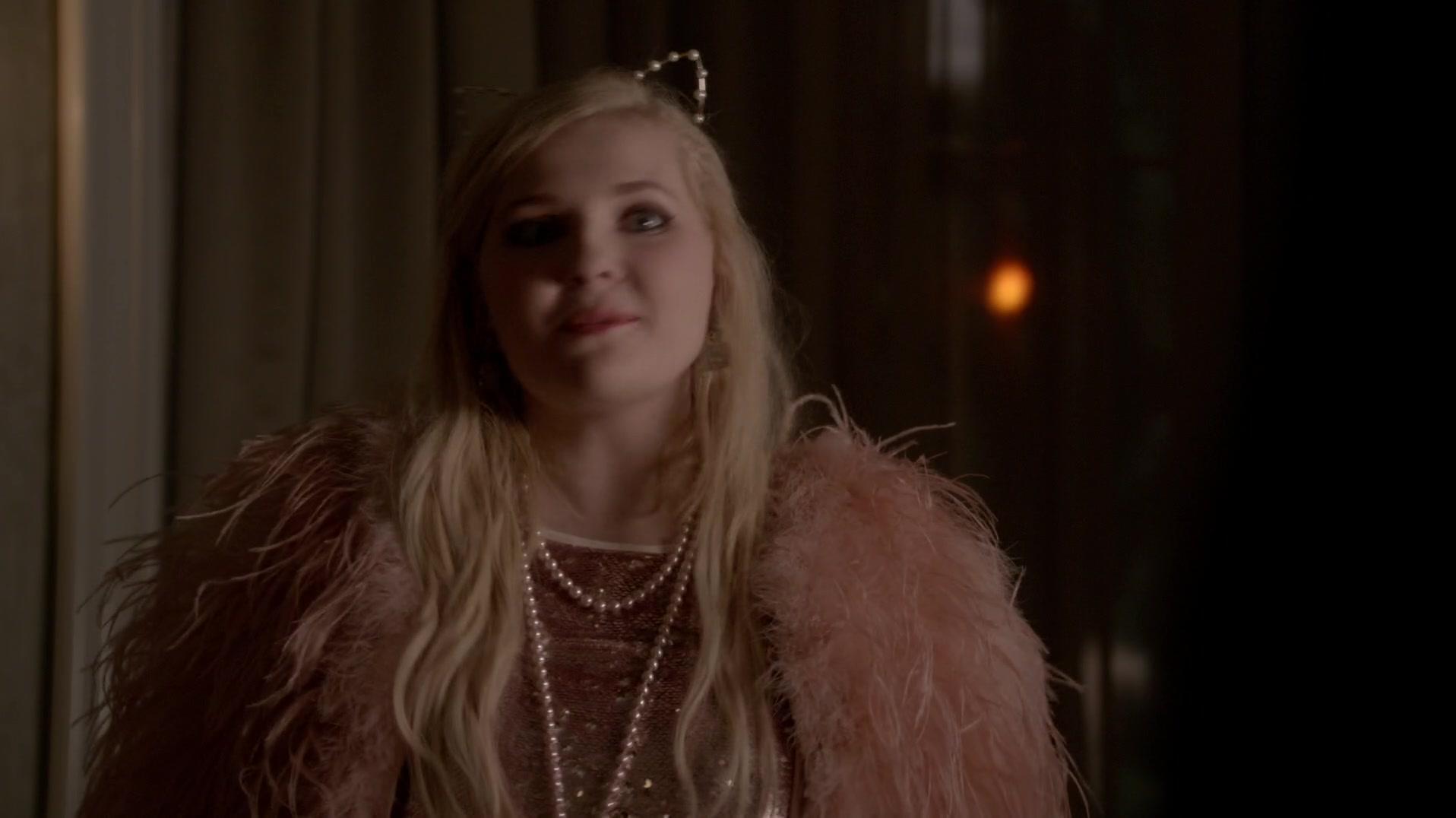 Scream_Queens_2015_S01E10_Thanksgiving_1080p_3407.jpg