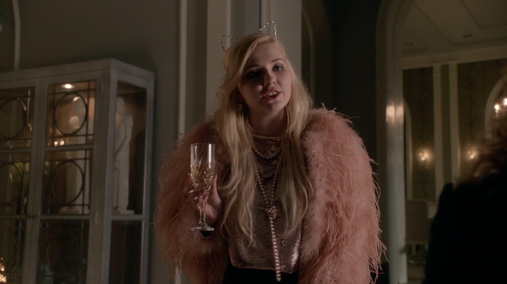 Scream_Queens_2015_S01E10_Thanksgiving_1080p_3929.jpg