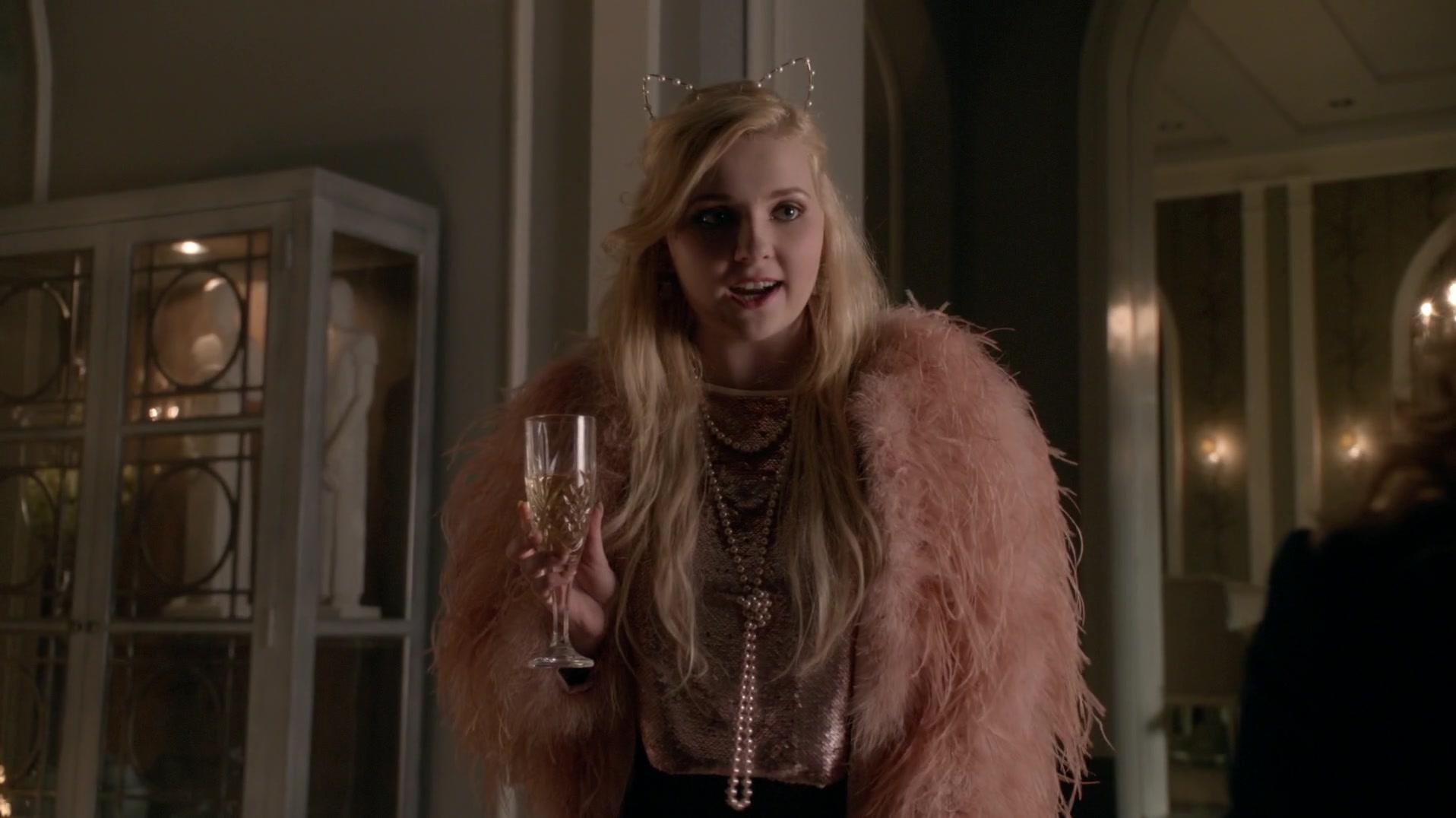 Scream_Queens_2015_S01E10_Thanksgiving_1080p_3930.jpg