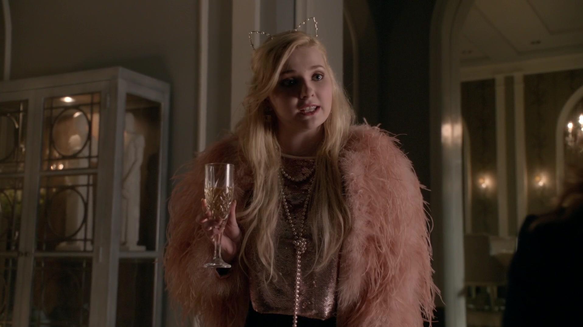 Scream_Queens_2015_S01E10_Thanksgiving_1080p_3933.jpg