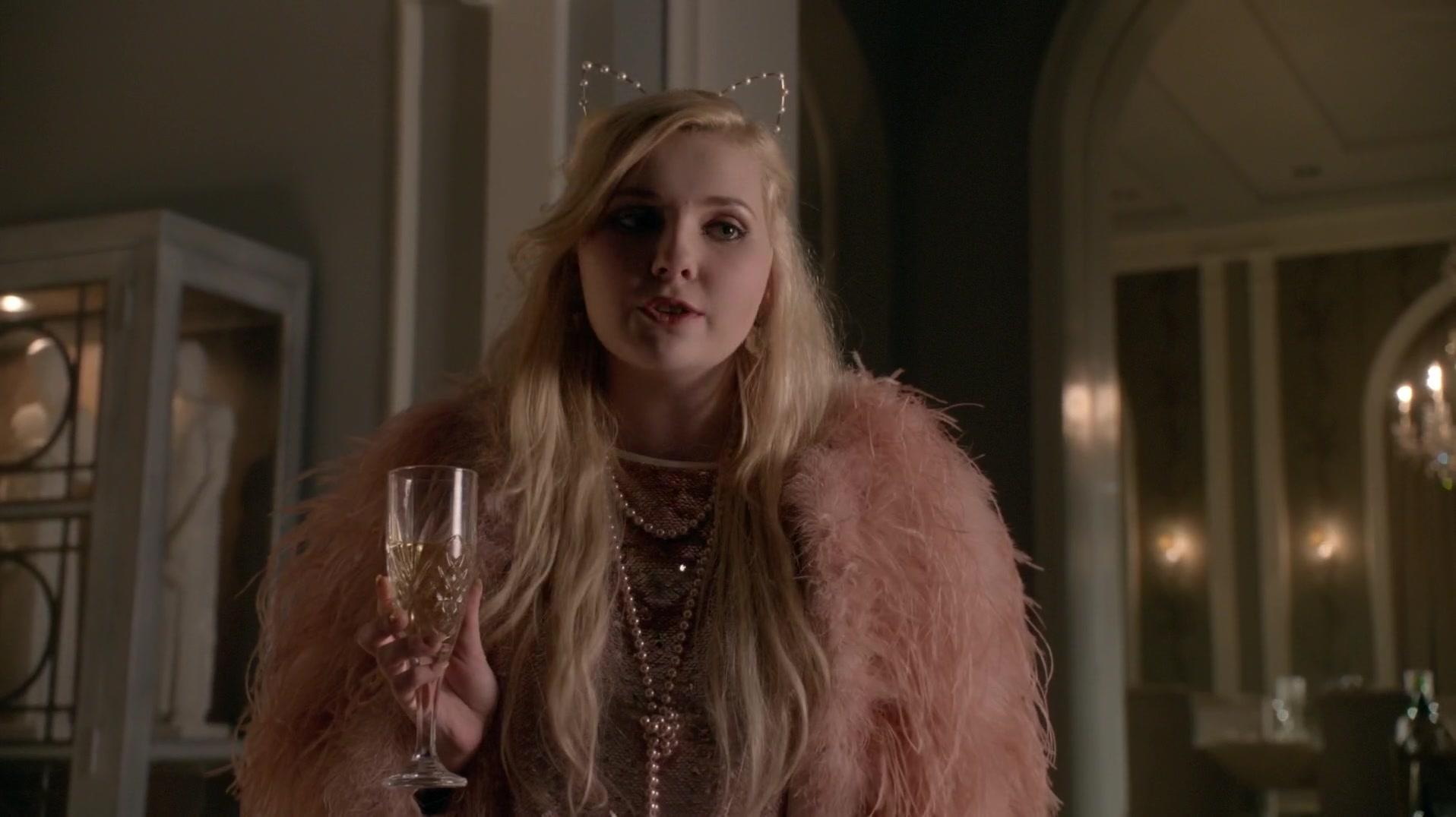 Scream_Queens_2015_S01E10_Thanksgiving_1080p_3946.jpg