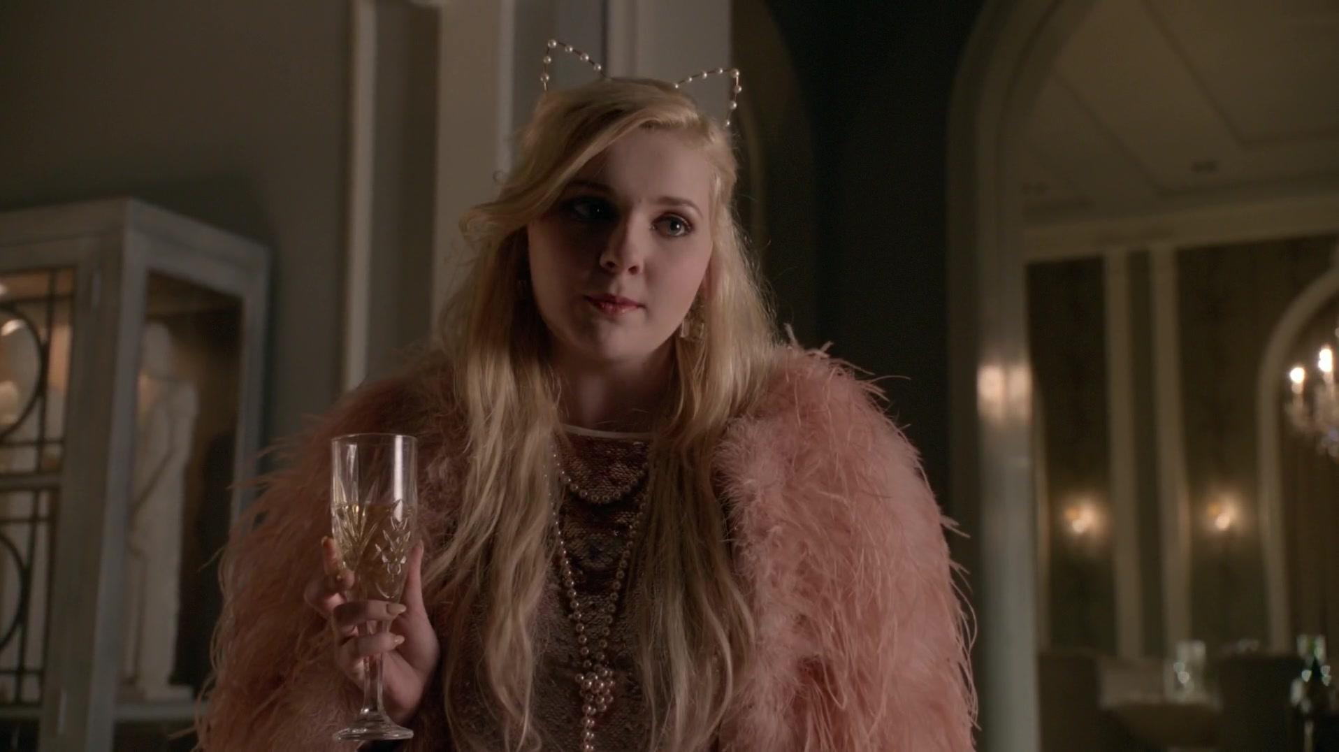 Scream_Queens_2015_S01E10_Thanksgiving_1080p_3948.jpg