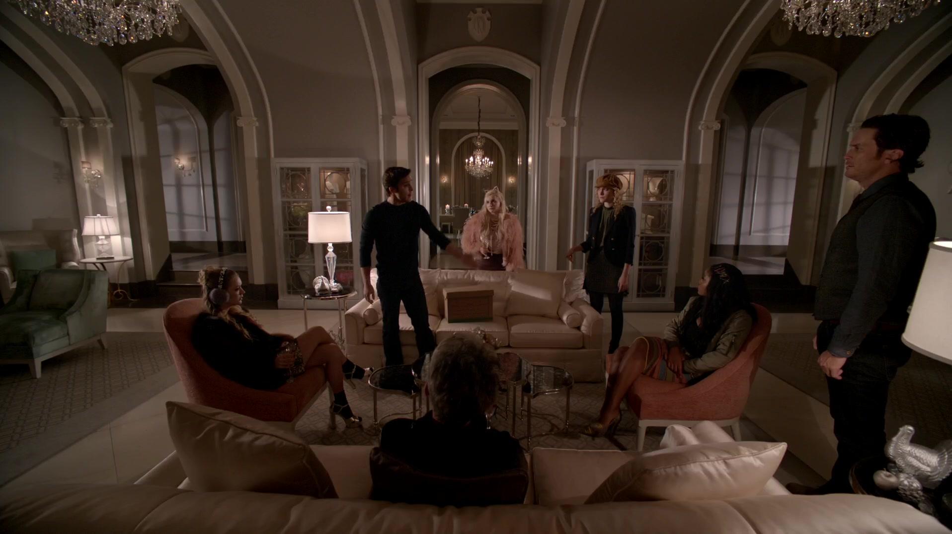 Scream_Queens_2015_S01E10_Thanksgiving_1080p_3996.jpg