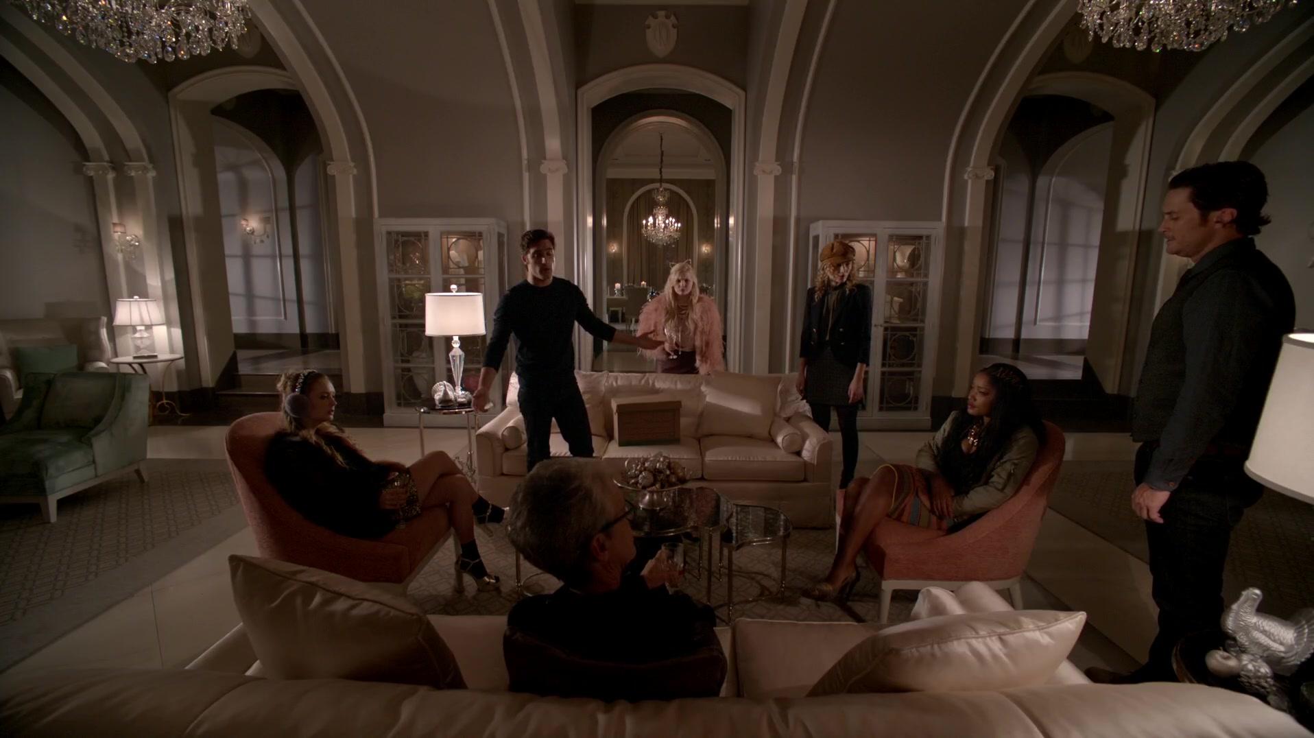 Scream_Queens_2015_S01E10_Thanksgiving_1080p_4002.jpg