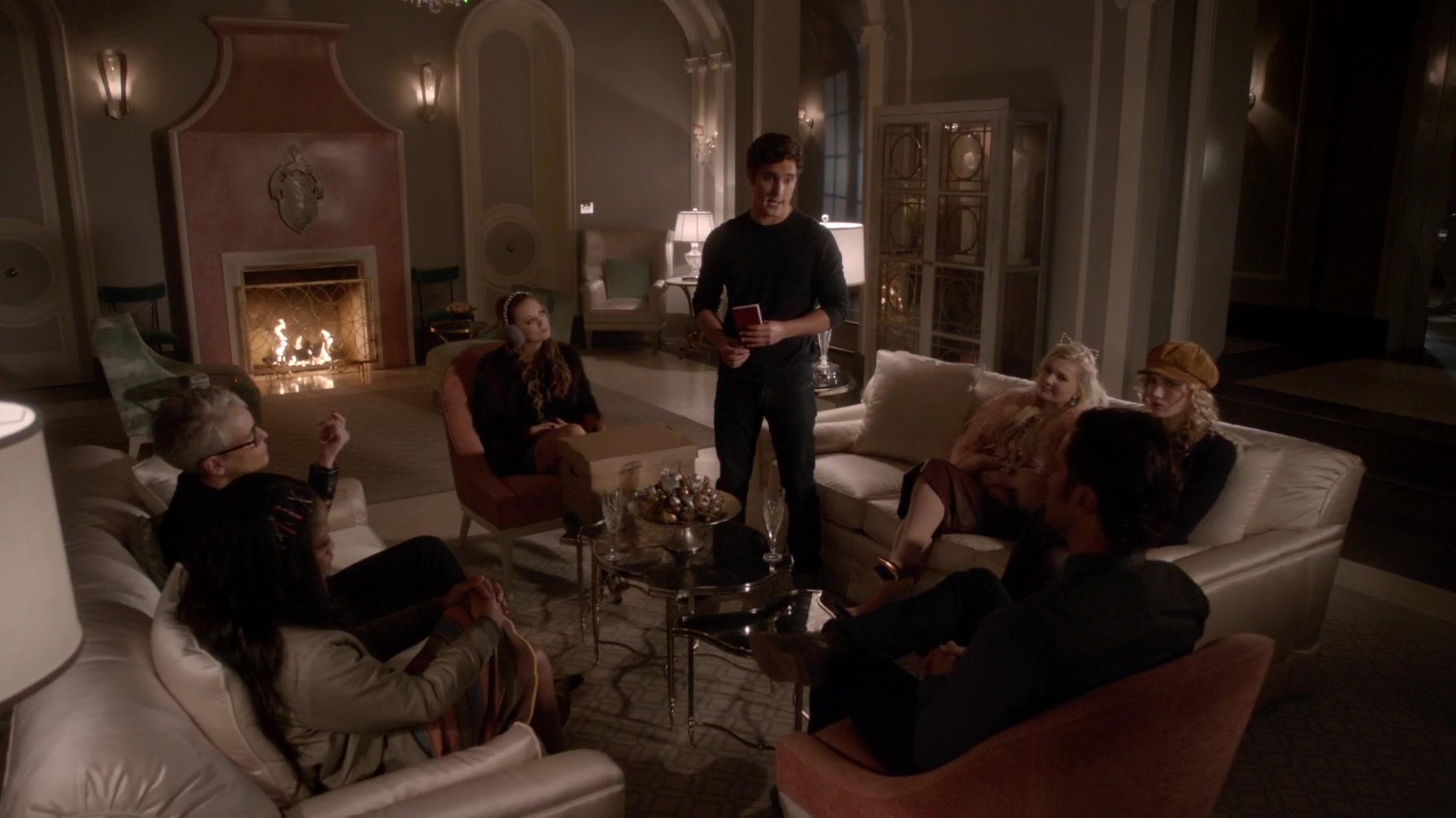 Scream_Queens_2015_S01E10_Thanksgiving_1080p_5089.jpg Scream_Queens_2015_S01E10_Thanksgiving_1080p_5089.jpg