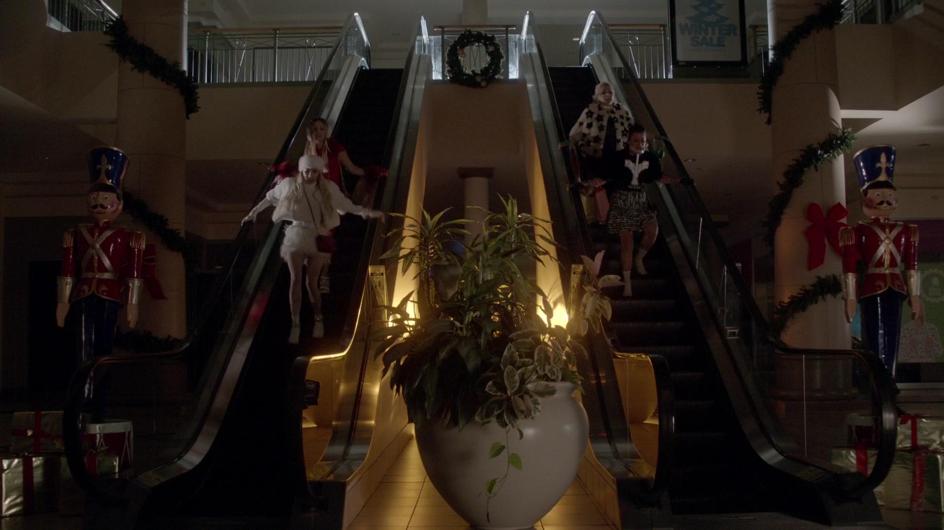 Scream_Queens_2015_S01E11_Black_Friday_1080p__1240.jpg Scream_Queens_2015_S01E11_Black_Friday_1080p__1240.jpg