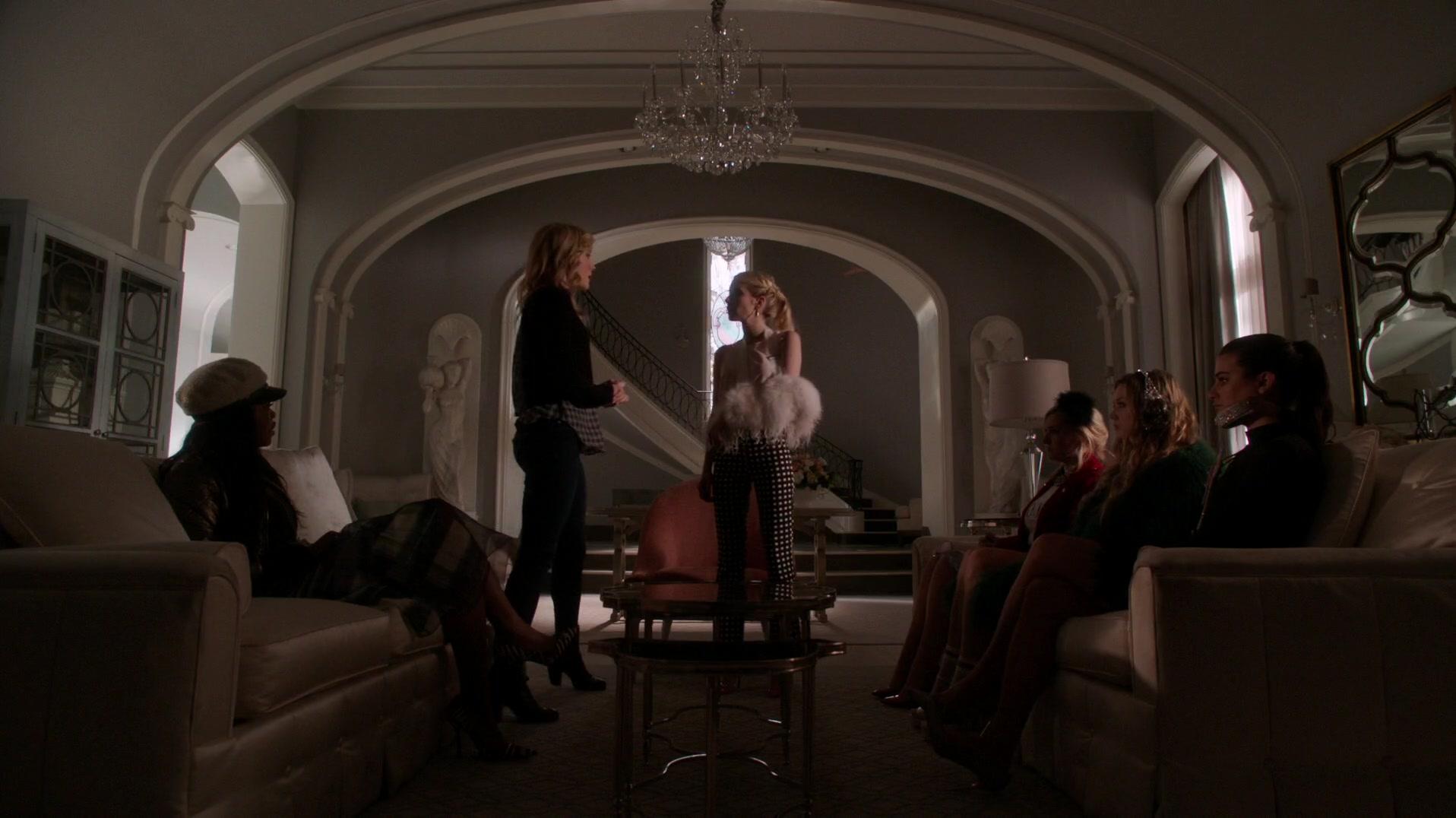 Scream_Queens_2015_S01E11_Black_Friday_1080p__1815.jpg