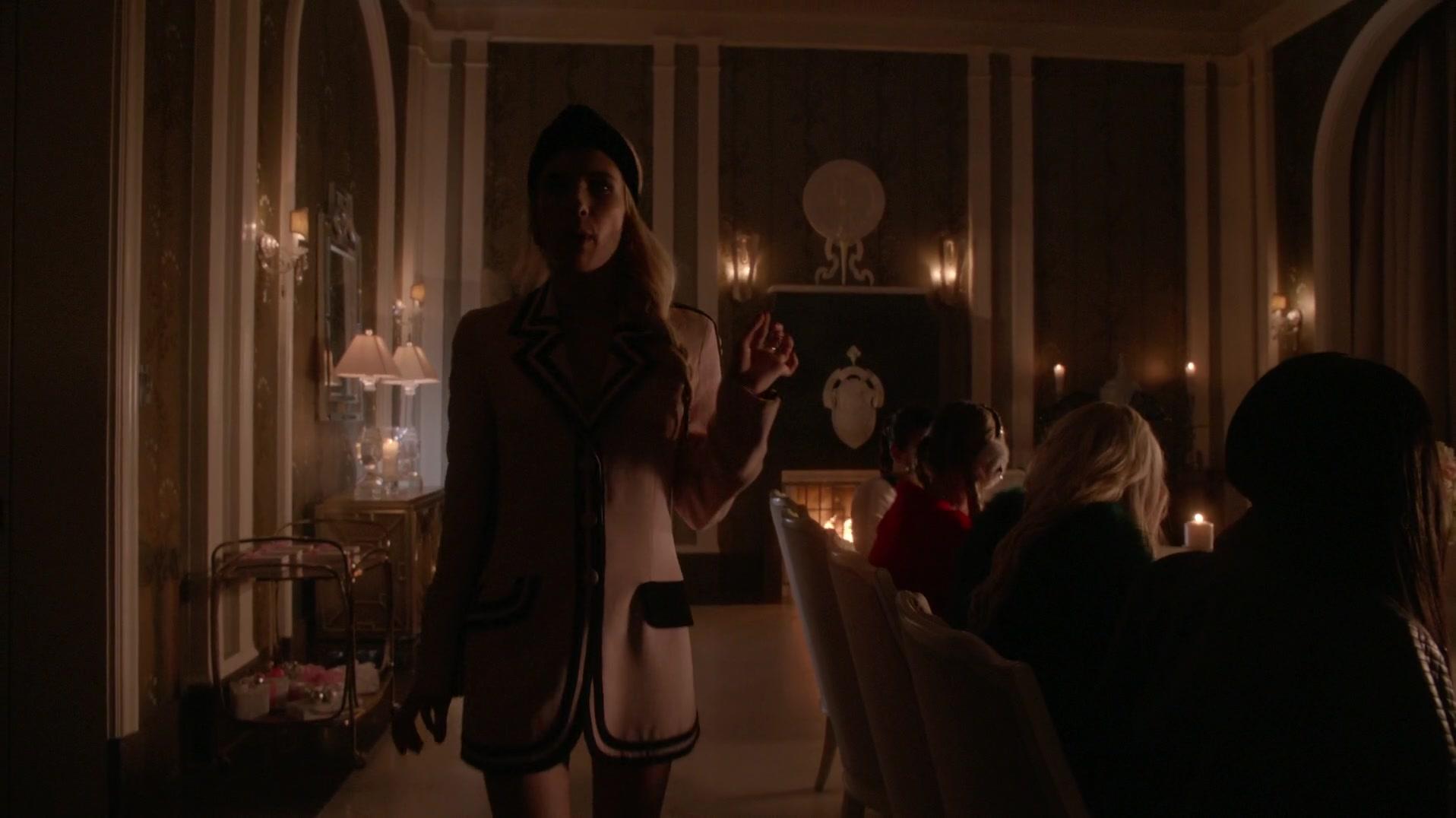 Scream_Queens_2015_S01E11_Black_Friday_1080p__5150.jpg