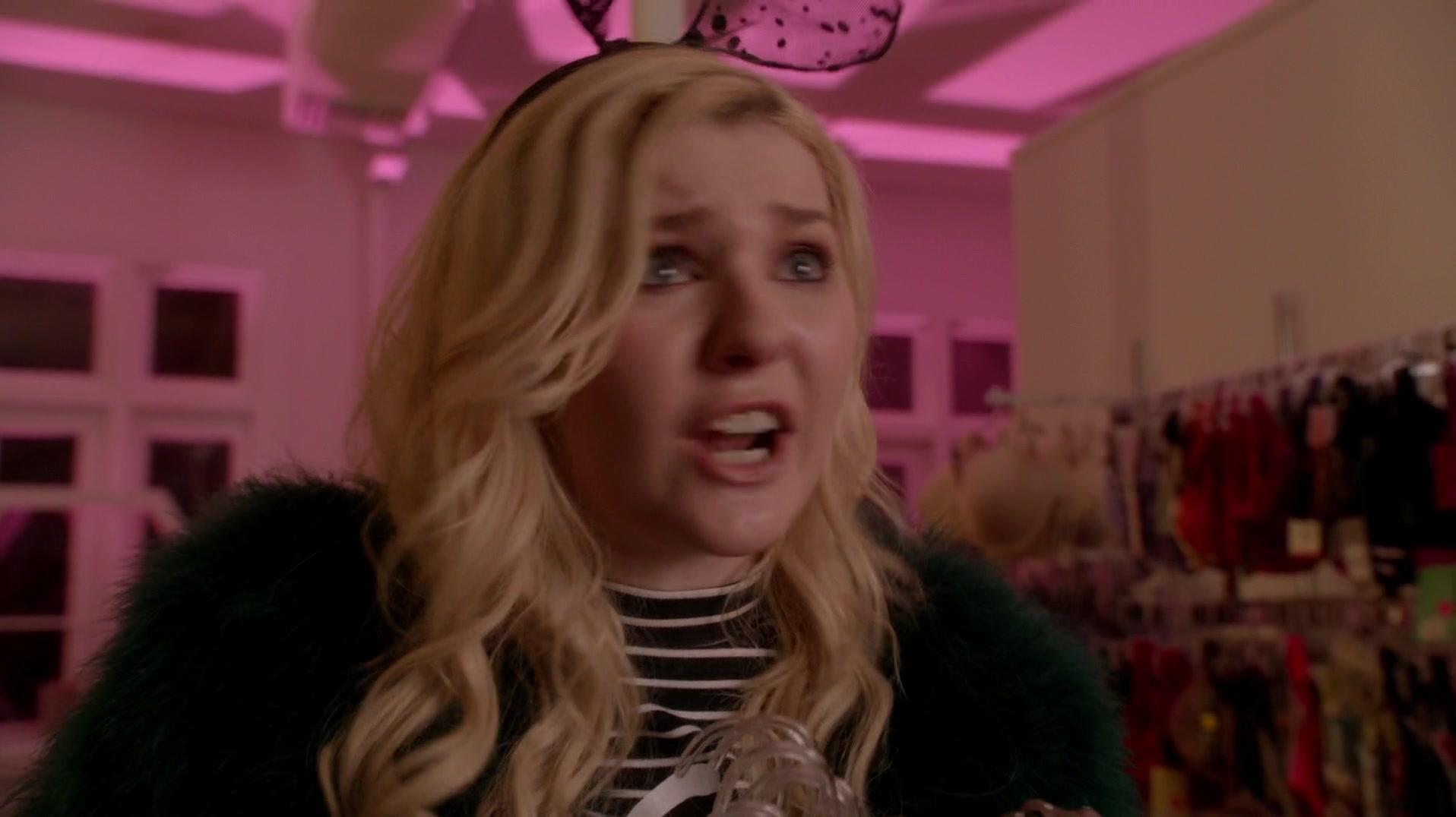 Scream_Queens_2015_S01E11_Black_Friday_1080p__5501.jpg