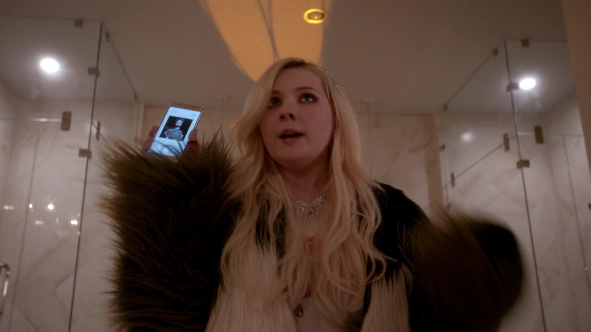 Scream_Queens_2015_S01E12_Dorkus_1080p__6029.jpg