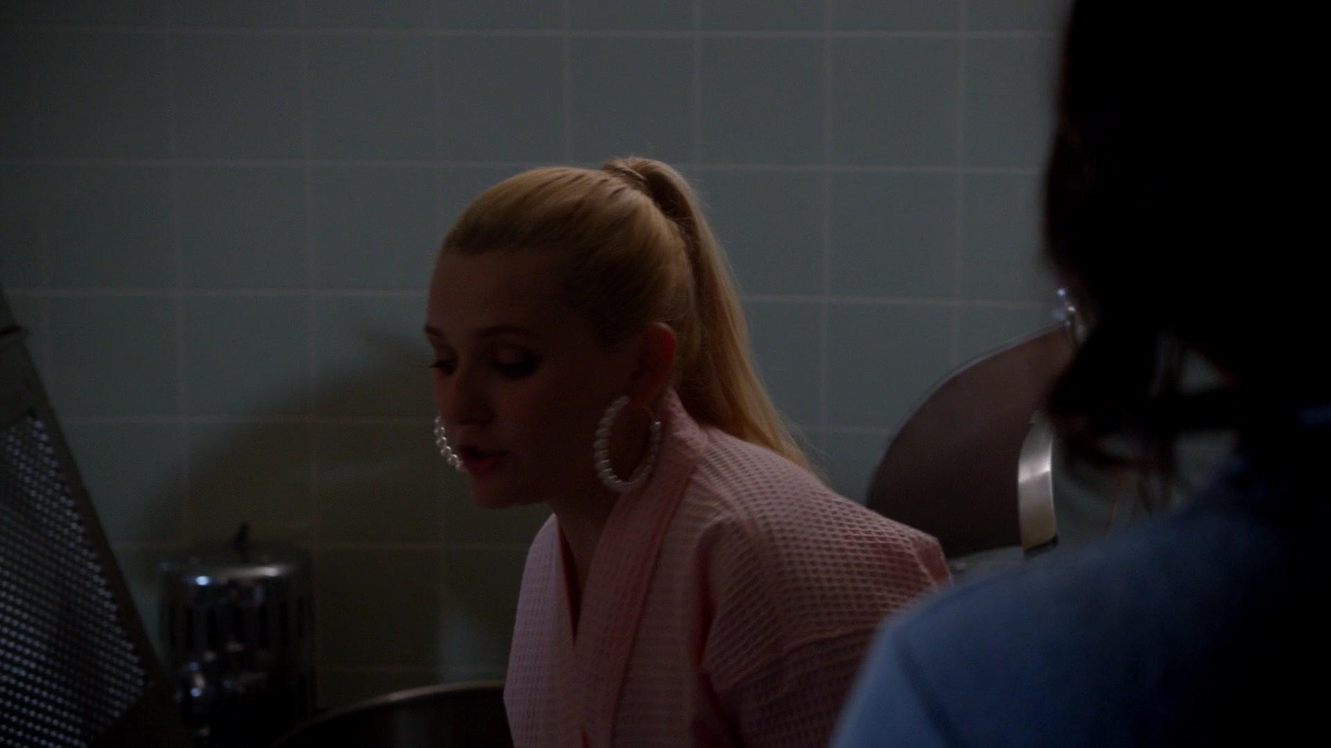 Scream_Queens_2016_S02E01_1080p_5492.jpg