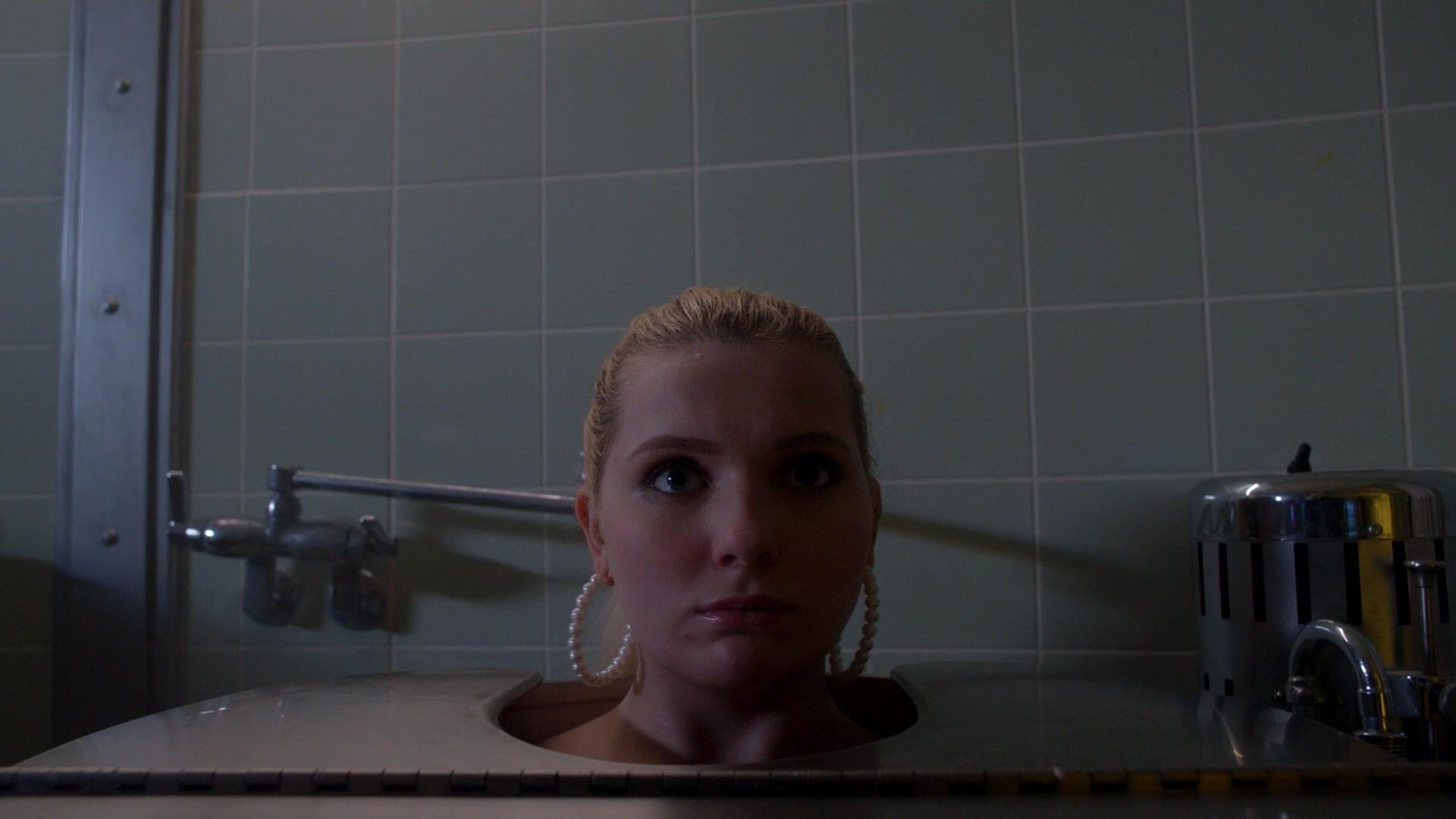 Scream_Queens_2016_S02E01_1080p_5776.jpg