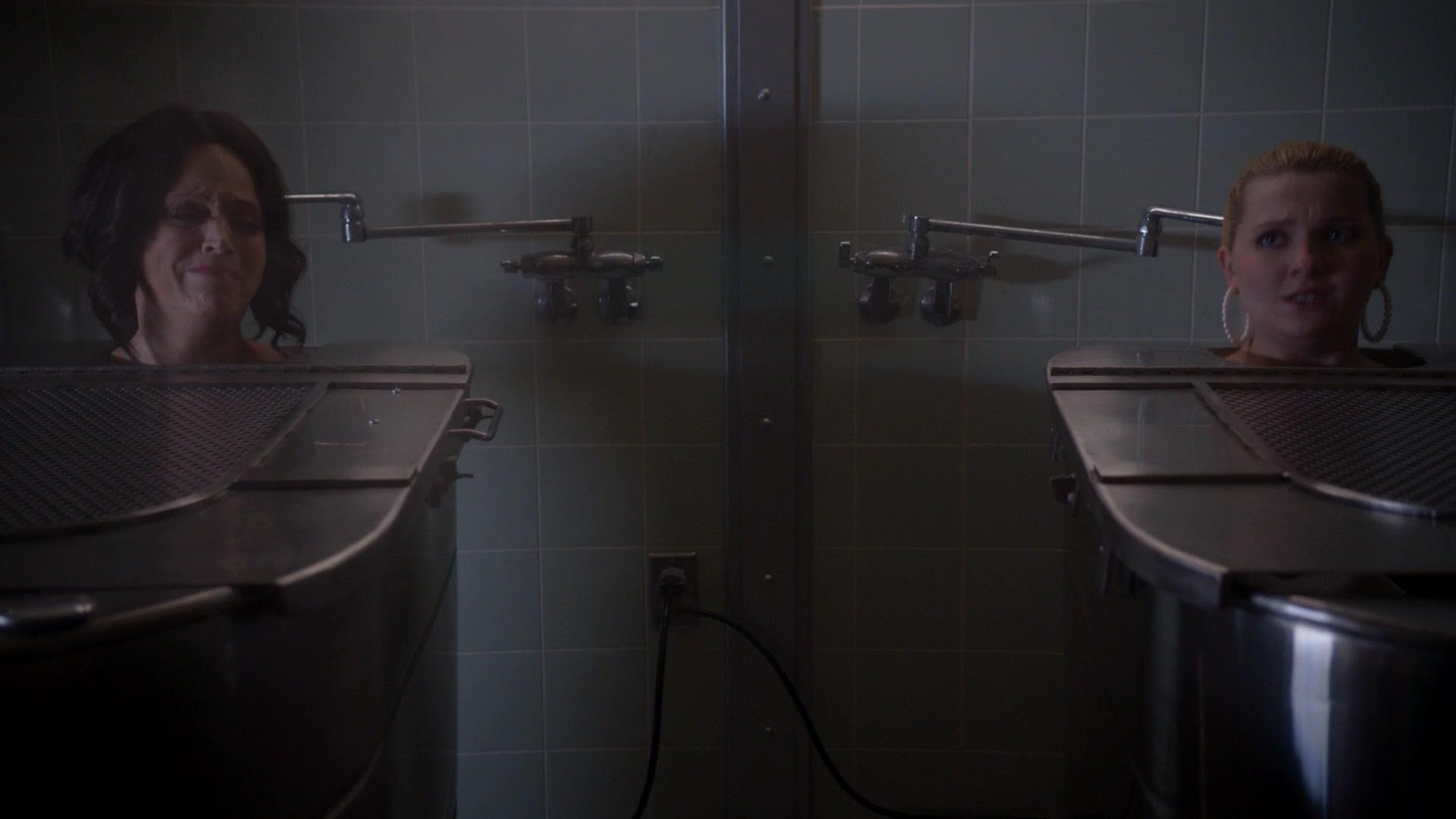 Scream_Queens_2016_S02E01_1080p_5858.jpg Scream_Queens_2016_S02E01_1080p_5858.jpg