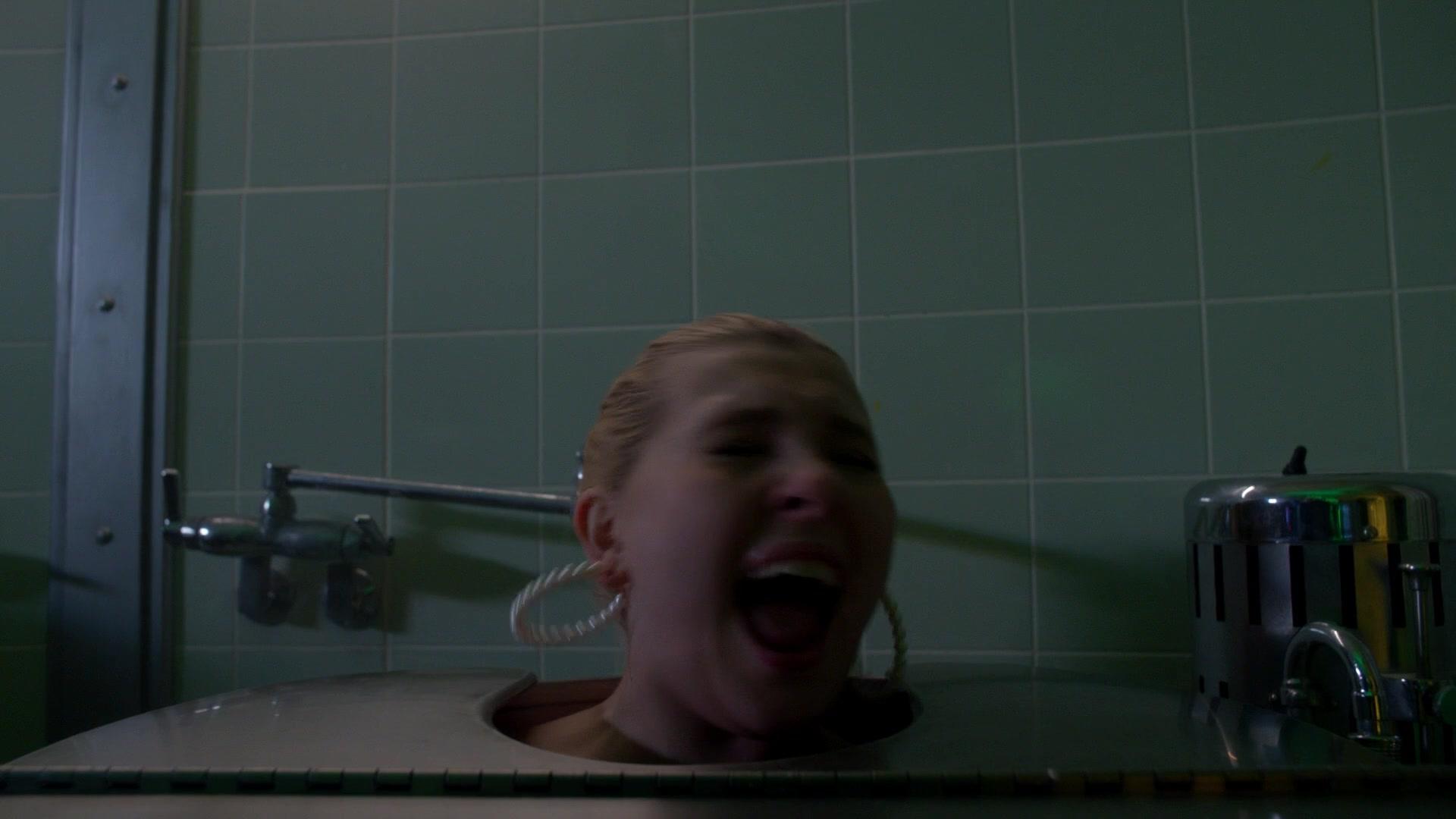 Scream_Queens_2016_S02E01_1080p_5927.jpg