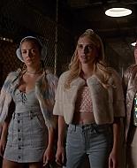 Scream_Queens_2016_S02E01_1080p_3102.jpg