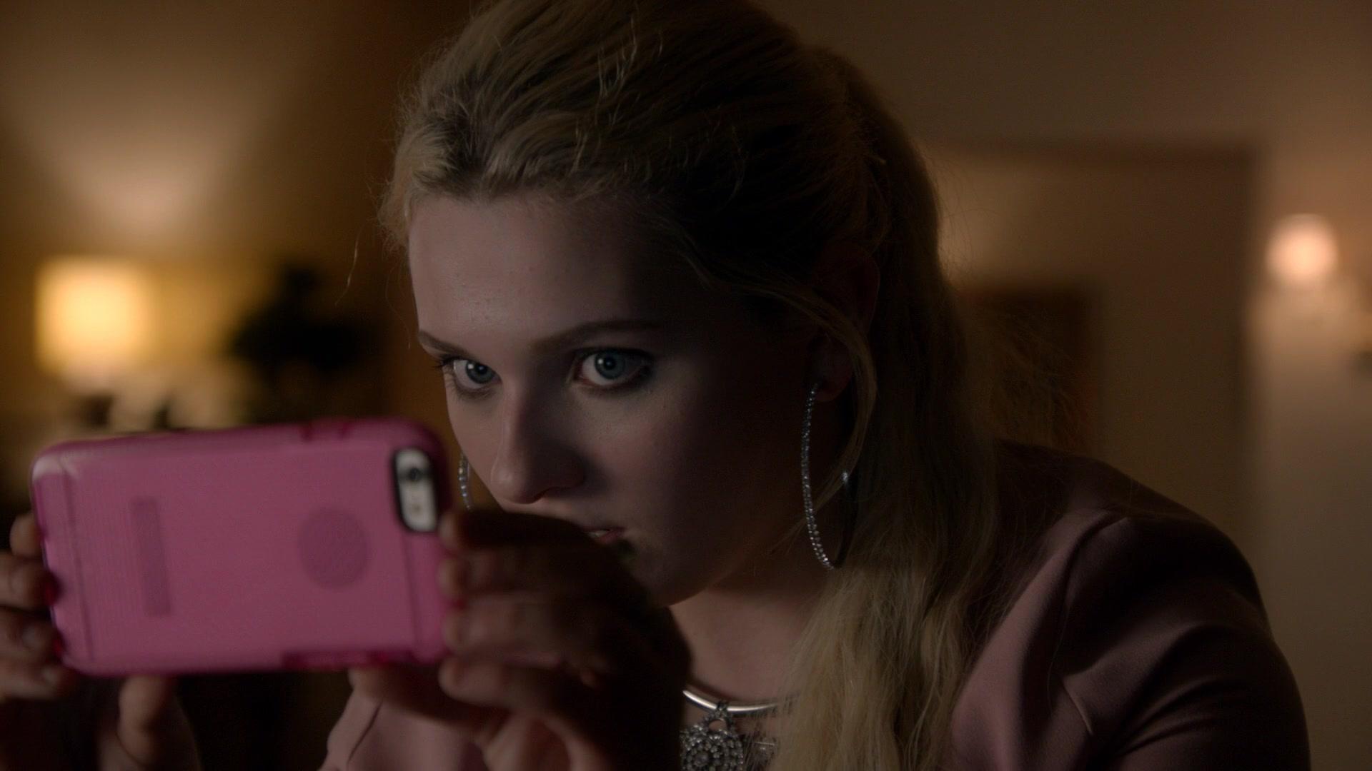 Scream_Queens_2016_S02E02_1080p_5868.jpg