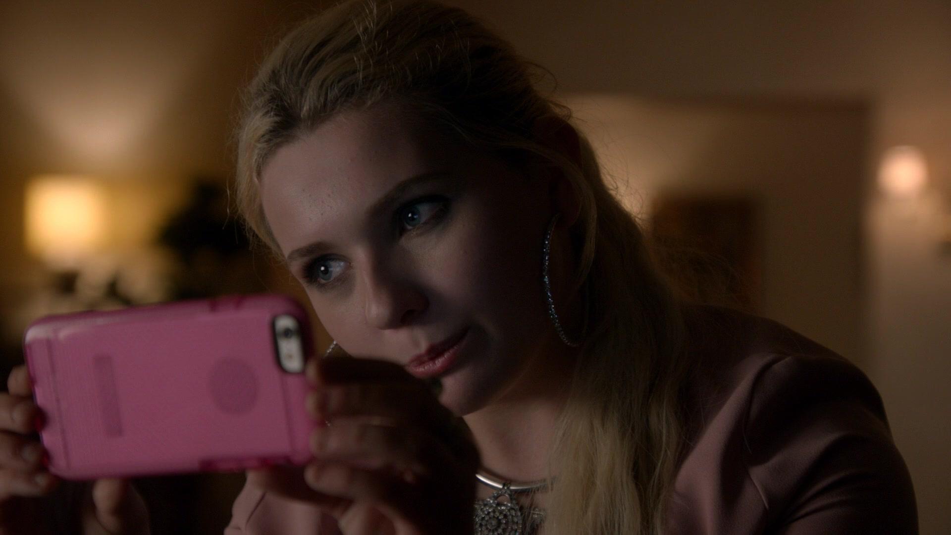 Scream_Queens_2016_S02E02_1080p_5873.jpg