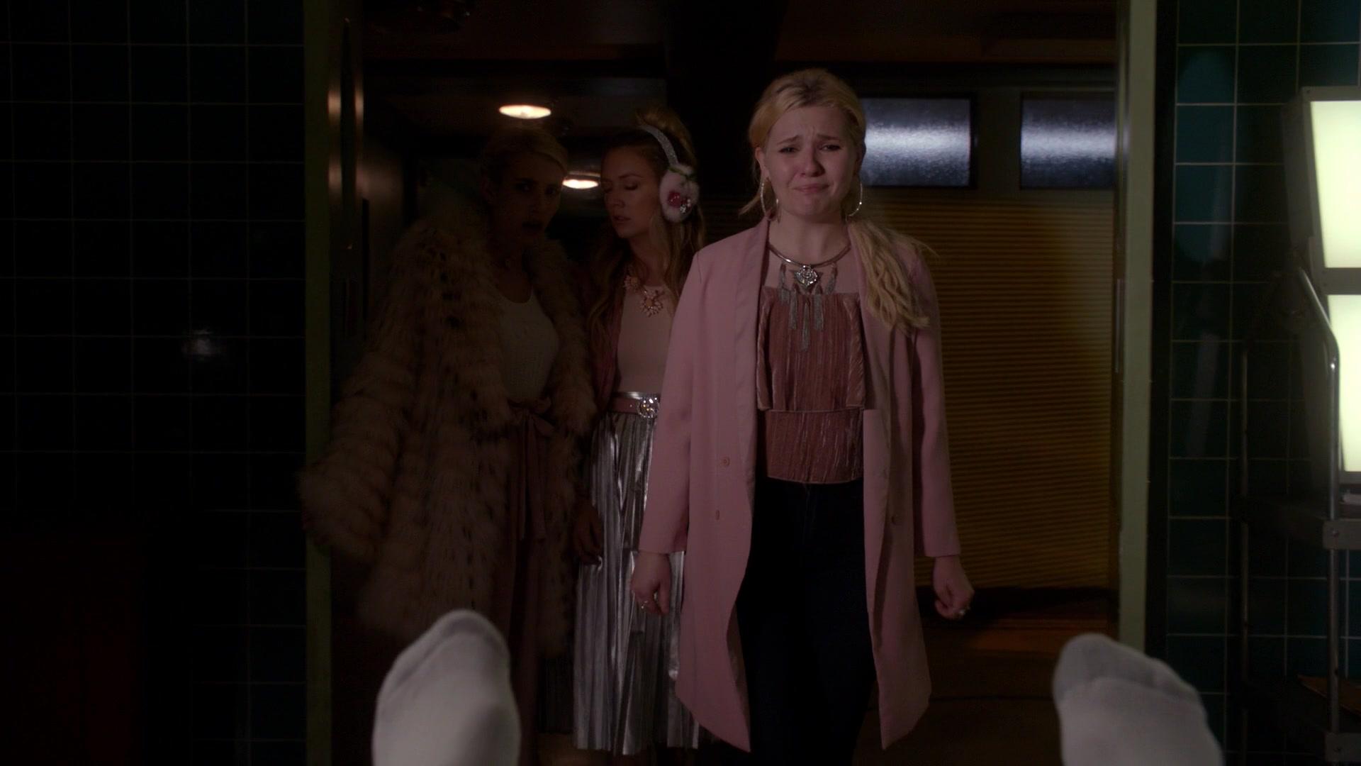 Scream_Queens_2016_S02E02_1080p_6195.jpg Scream_Queens_2016_S02E02_1080p_6195.jpg