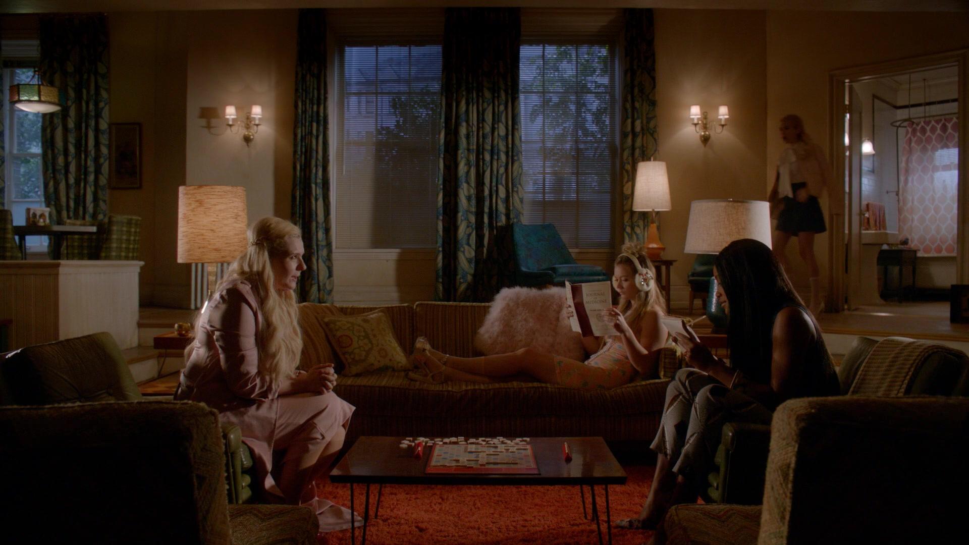 Scream_Queens_2016_S02E03_1080p_2373.jpg