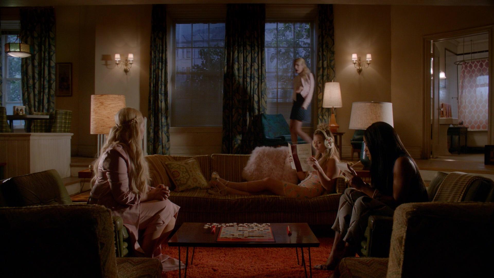 Scream_Queens_2016_S02E03_1080p_2376.jpg