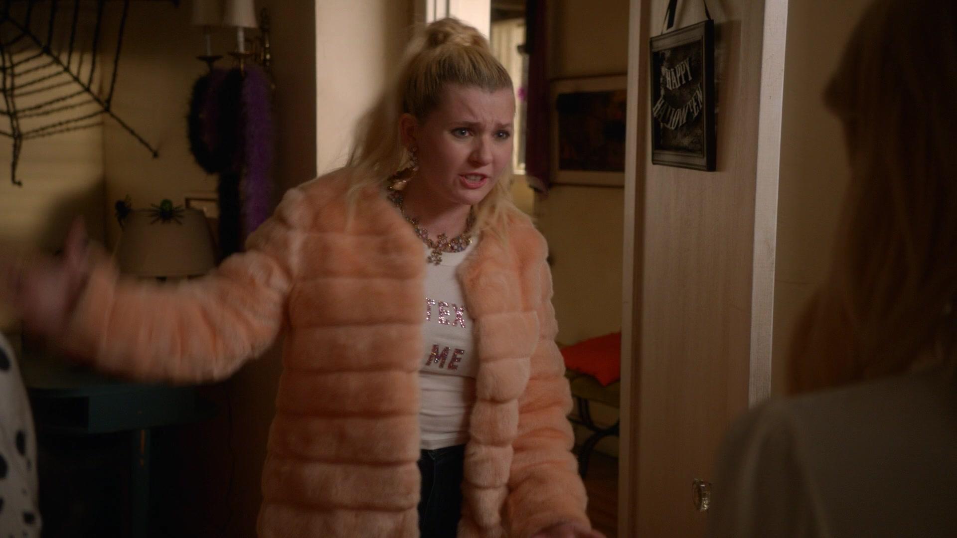 Scream_Queens_2015_S02E04_1080p_4150.jpg