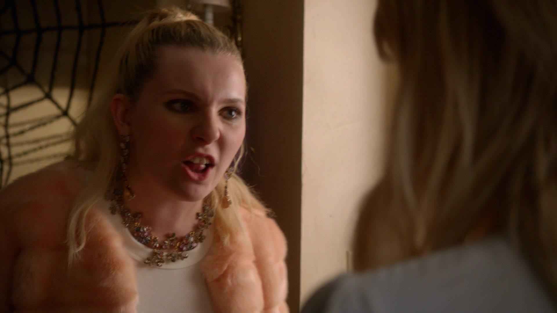 Scream_Queens_2015_S02E04_1080p_4298.jpg