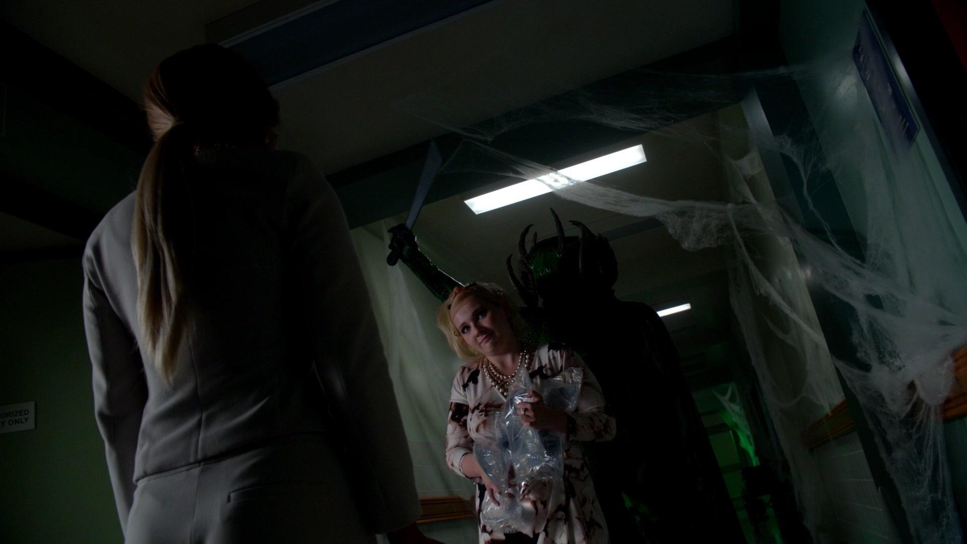 Scream_Queens_2015_S02E04_1080p_5632.jpg
