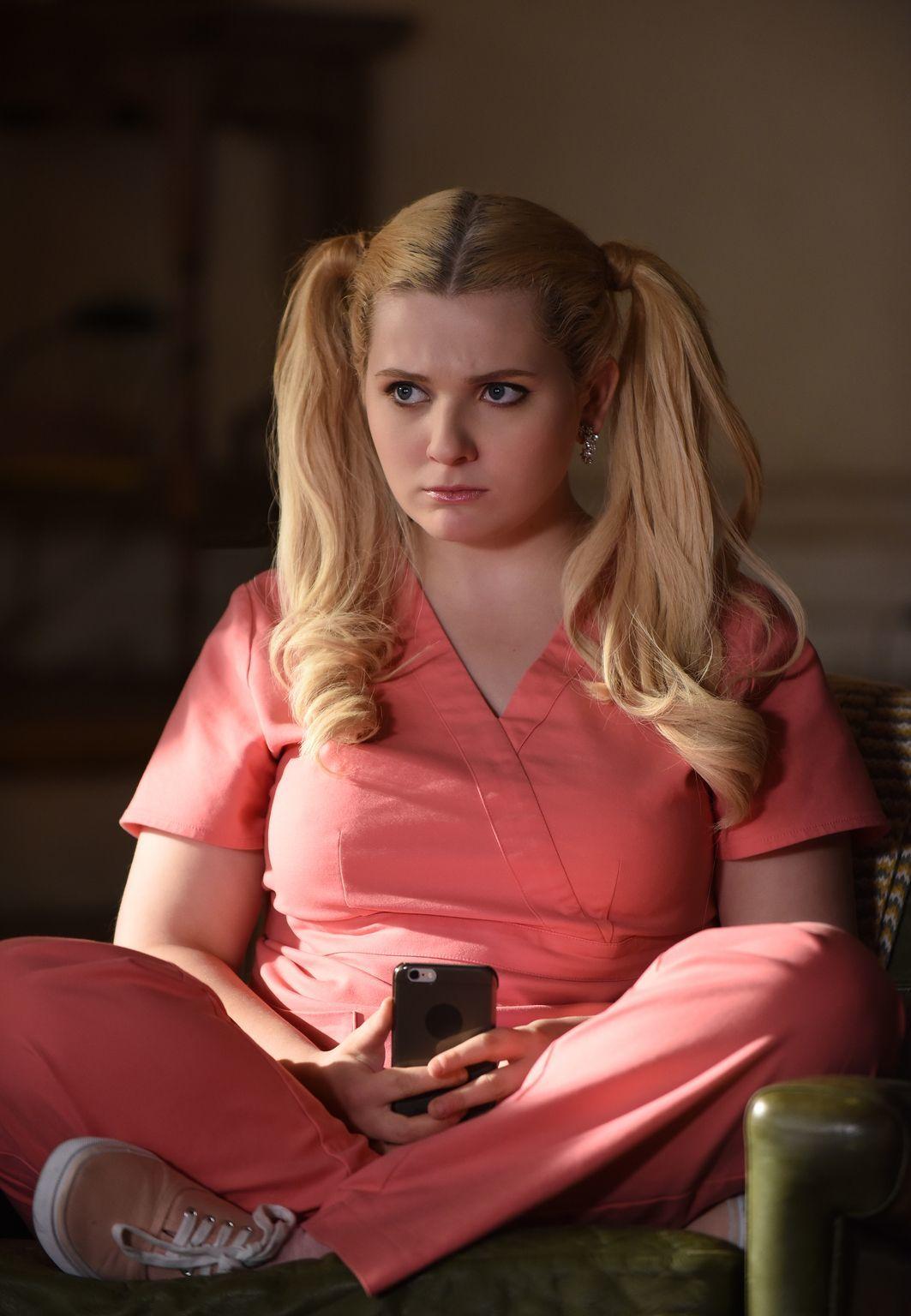 ScreamQueens_2x01_Stills_2016_28129.jpg