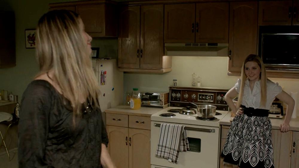 abigailbreslin-perfectsisters-00610.jpg