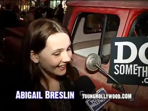 YoungHollywood-DoSomething-00011.png