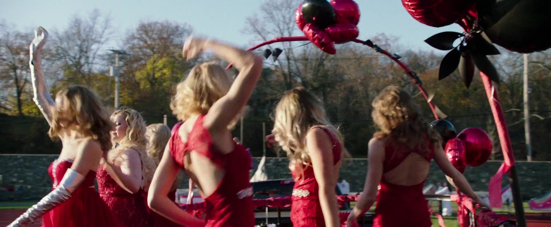Freak_Show_2017_1080p_009960.jpg