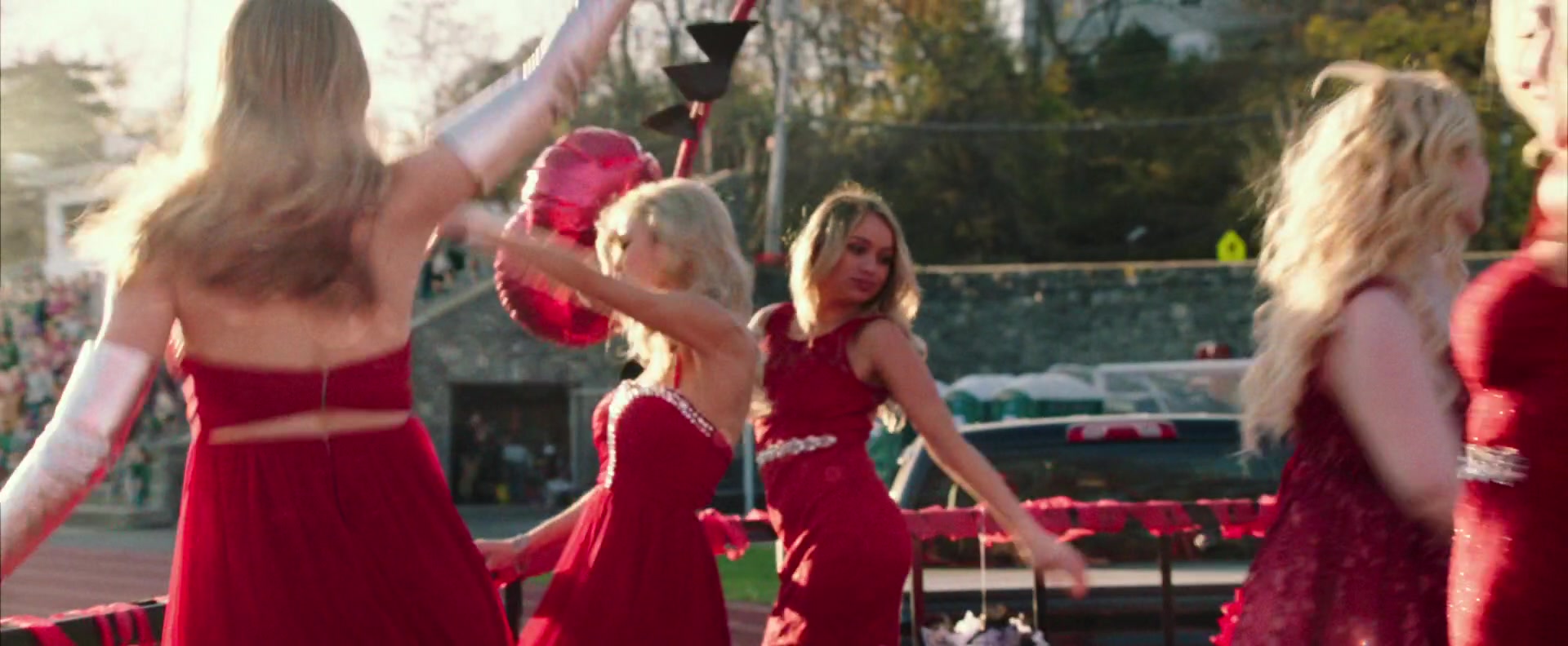 Freak_Show_2017_1080p_010022.jpg