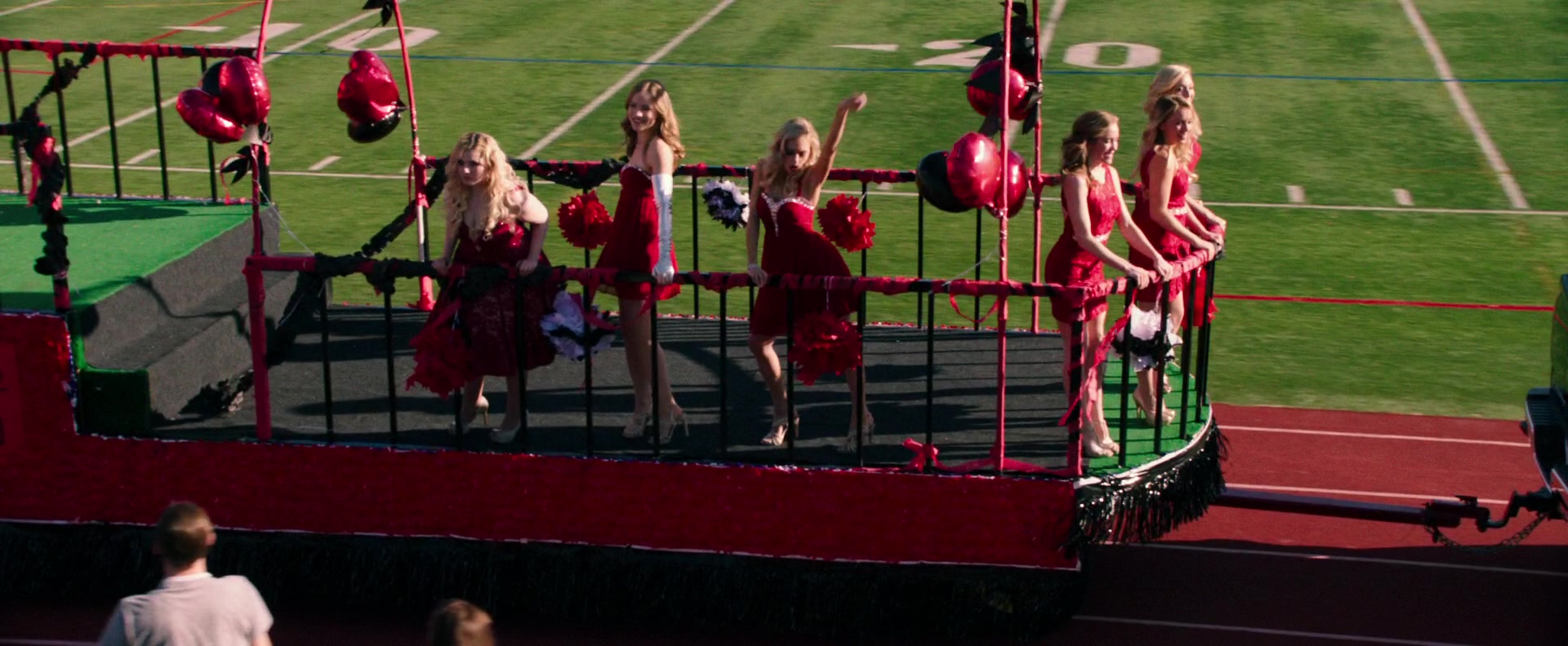 Freak_Show_2017_1080p_010049.jpg Freak_Show_2017_1080p_010049.jpg