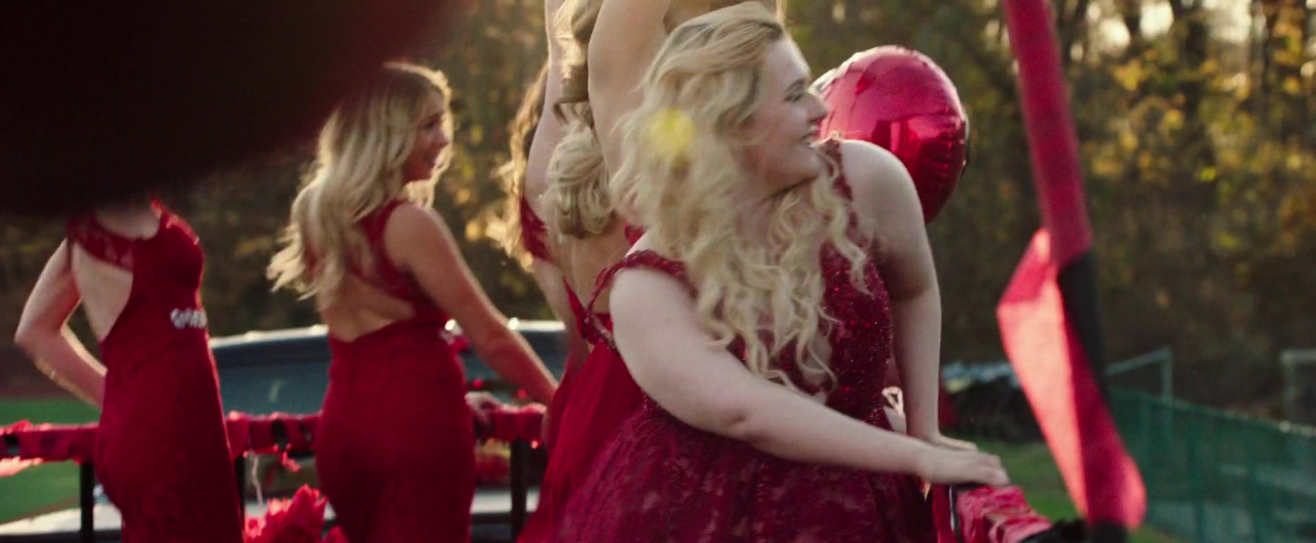 Freak_Show_2017_1080p_010120.jpg