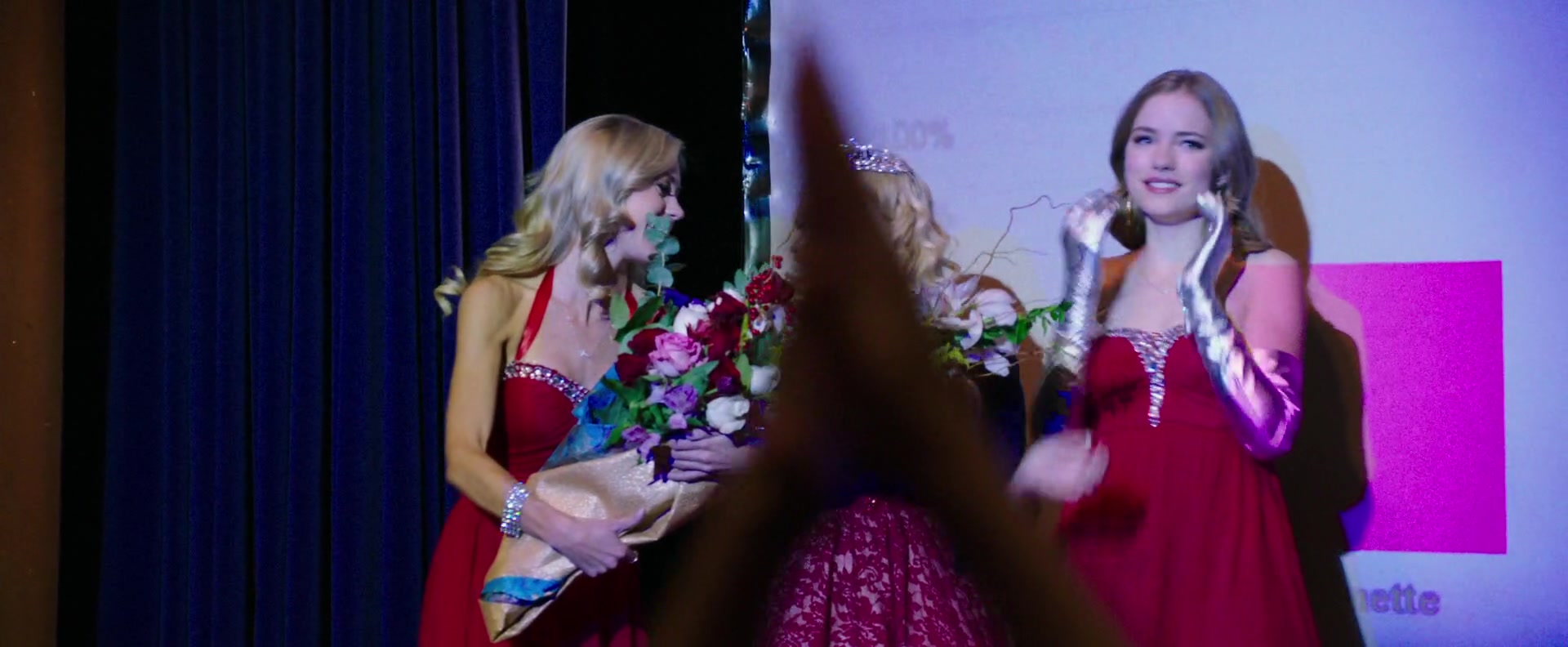 Freak_Show_2017_1080p_011444.jpg Freak_Show_2017_1080p_011444.jpg