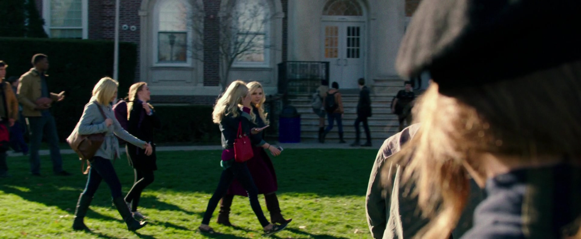 Freak_Show_2017_1080p_011890.jpg