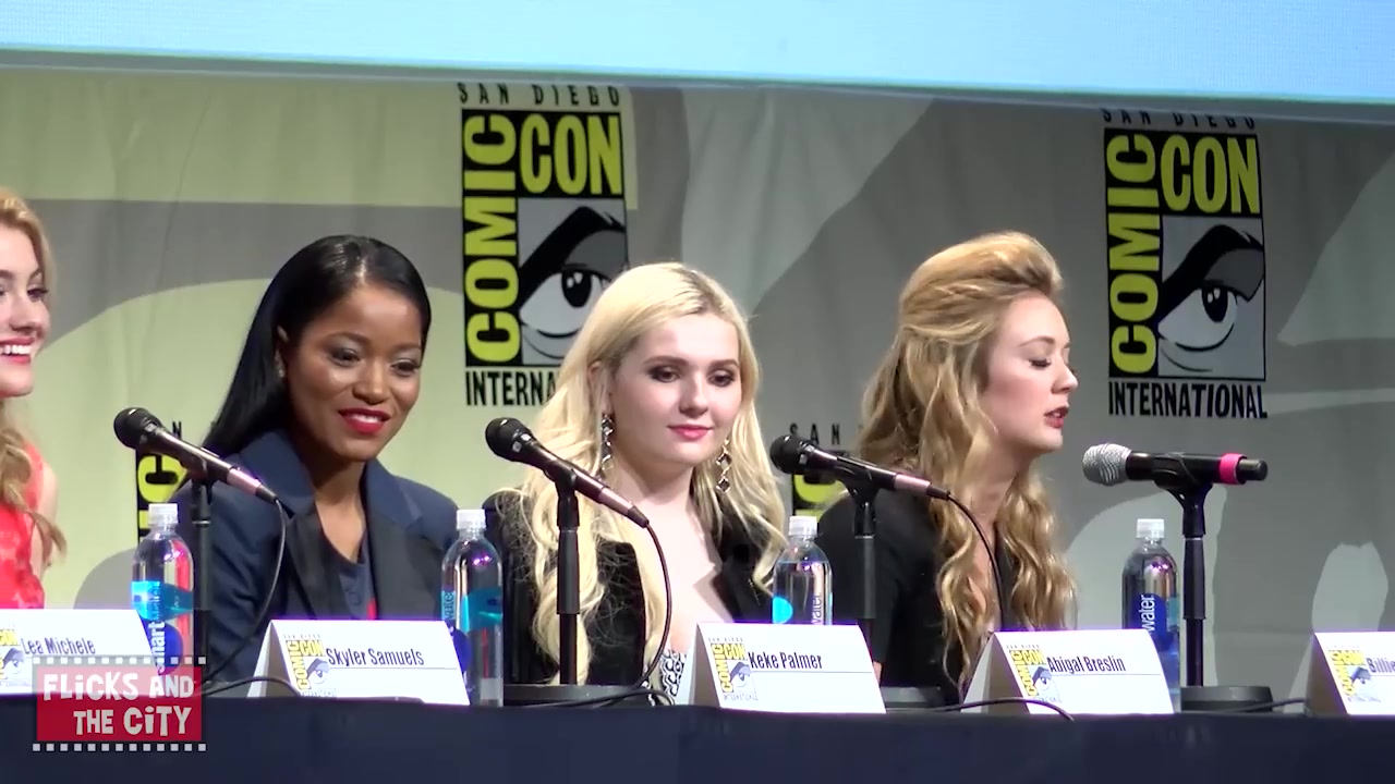 sq_ahs_panel_comiccon2015_000854.jpg sq_ahs_panel_comiccon2015_000854.jpg