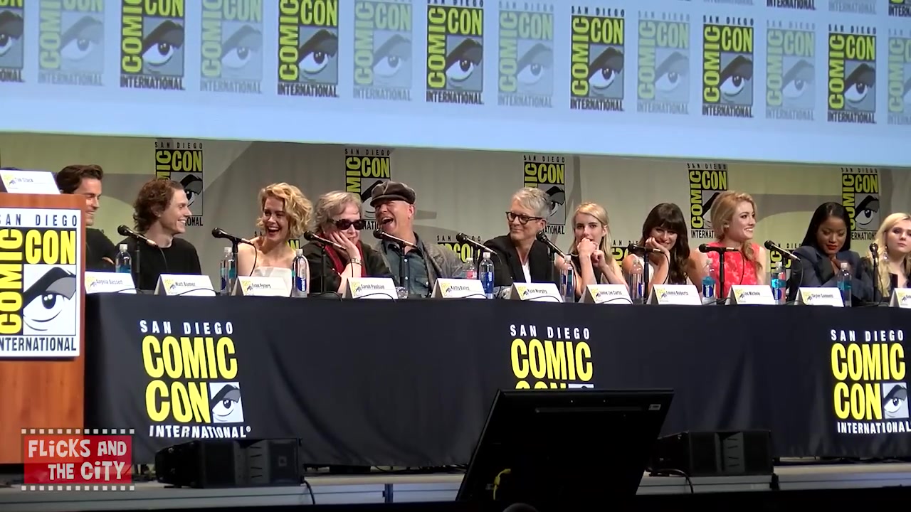sq_ahs_panel_comiccon2015_002276.jpg sq_ahs_panel_comiccon2015_002276.jpg