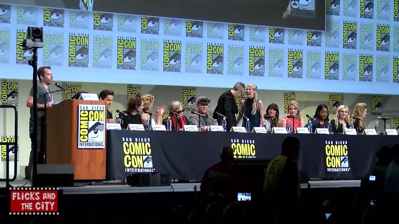 sq_ahs_panel_comiccon2015_002436.jpg sq_ahs_panel_comiccon2015_002436.jpg